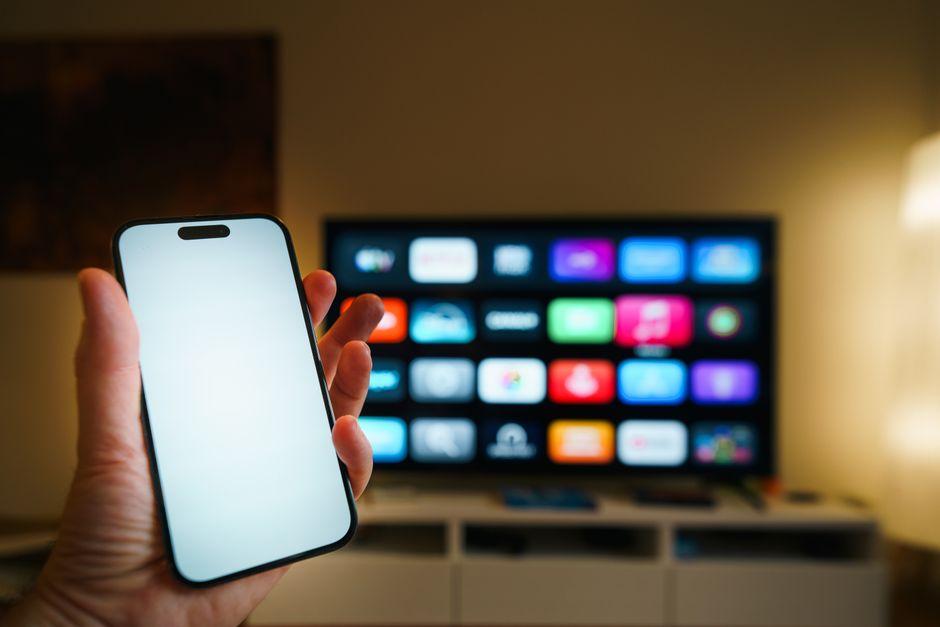 What Is the Best Brand of Smart TV for Easy, Budget-Friendly Streaming?