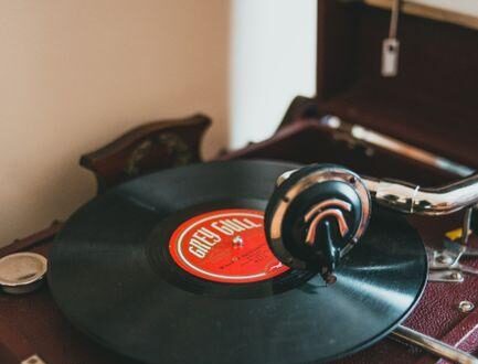 What Is the Best Record Player for Great Sound and Easy Listening?
