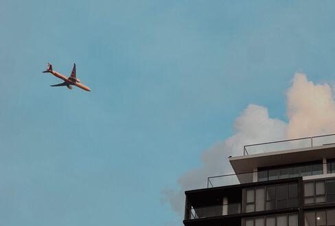 The Best Paper Aeroplane: Easy Tips for Making It Fly Far and Smooth