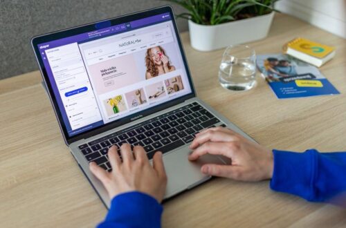 What Is the Best Free Website Creator for Easy and Quick Site Building