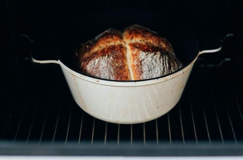 Which Is the Best Dutch Oven for Easy Cooking and Cozy Meals
