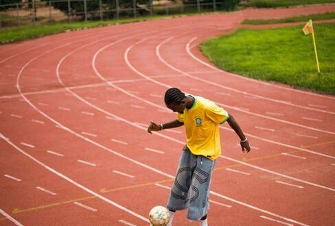 Who is the best footballer of all time? Find out with our easy guide to top players and what makes them great